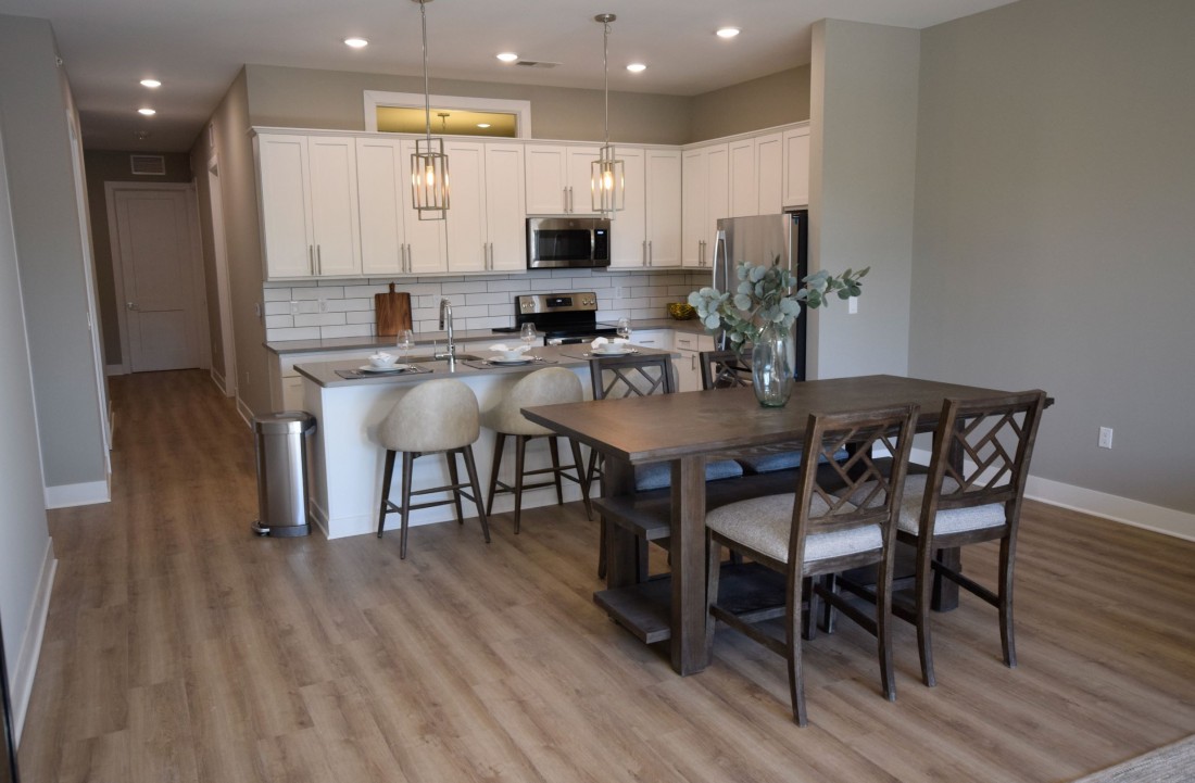 Sterling Heights - Cedar Valley Luxury Apartments - CV_201_(7_of_24)_-_Main_Page_Photo